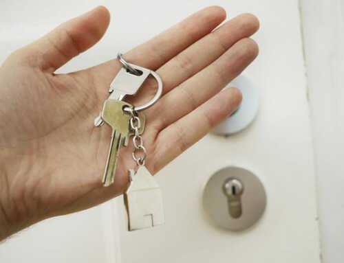 Barcelona entrega las llaves de 85 nuevas viviendas para personas mayores