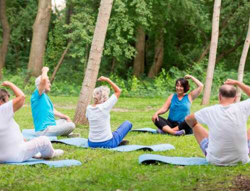 Practicar yoga en la edad de oro es posible (¡y muy recomendable!)